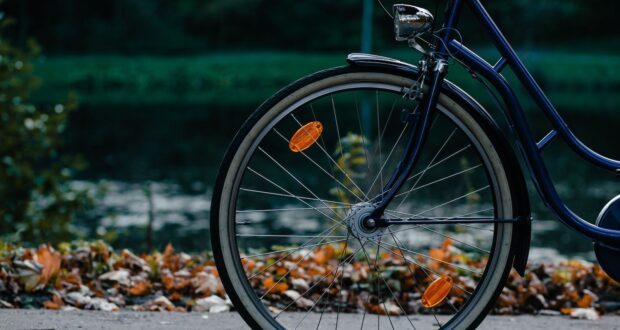 photo of front bicycle wheel